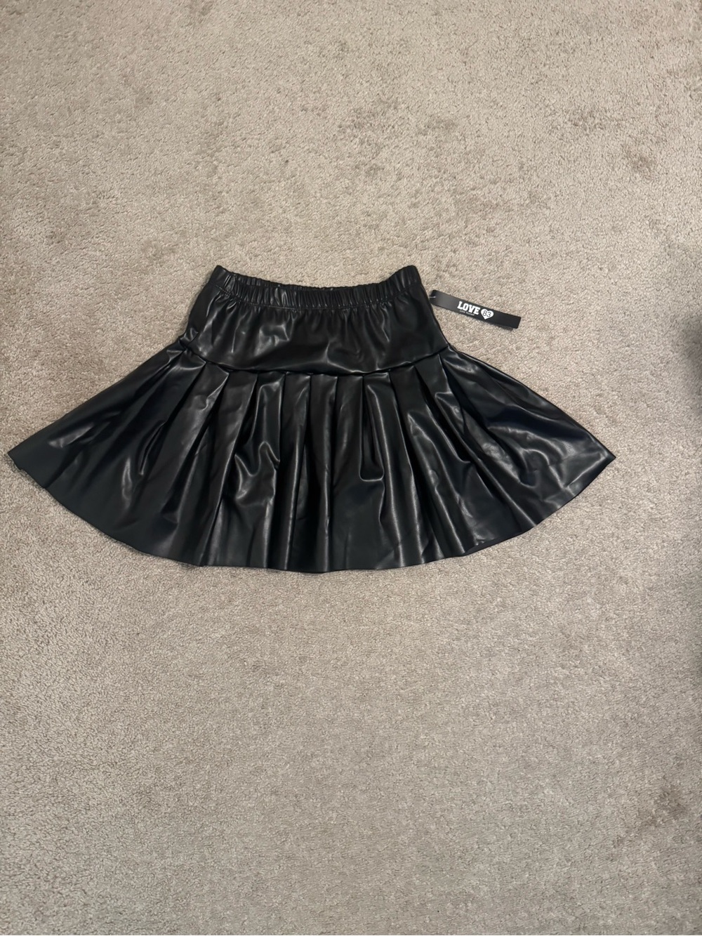 Love Black Faux-Leather Pleated Mini Skirt with Elastic Waist